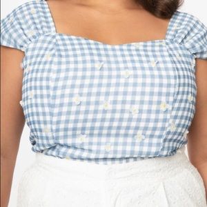 Unique Vintage Magnolia Place Plus Size Blue & White Gingham Daisy Appliqué Top